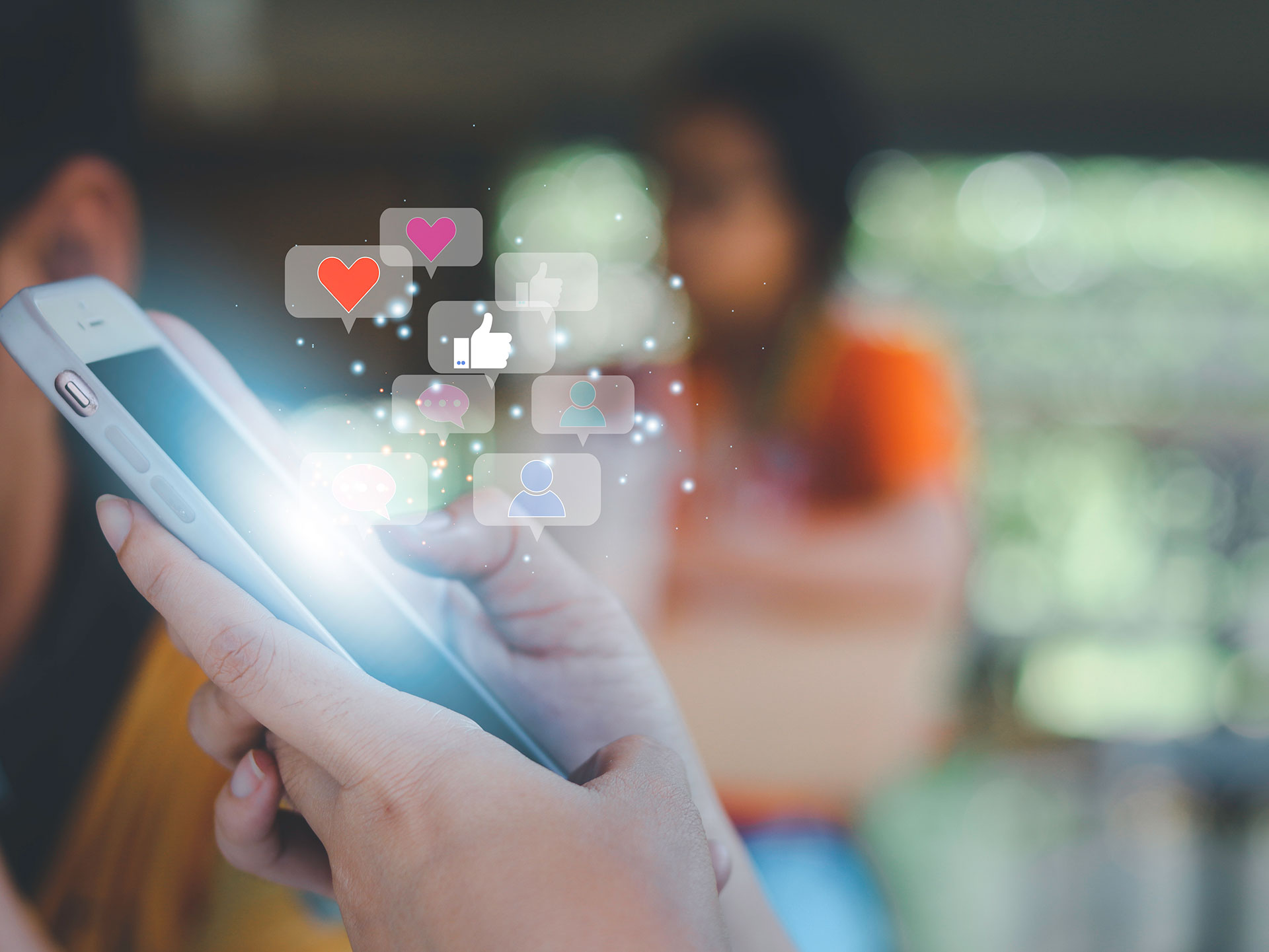 Utilisation d’un téléphone intelligent pour réagir à des contenus sur les réseaux sociaux Utilisation d'un téléphone intelligent pour réagir à des contenus sur les réseaux sociaux